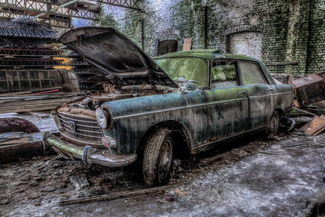 Urbex Old Car