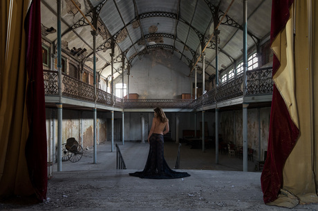 The curtain falls (verbeterde versie)