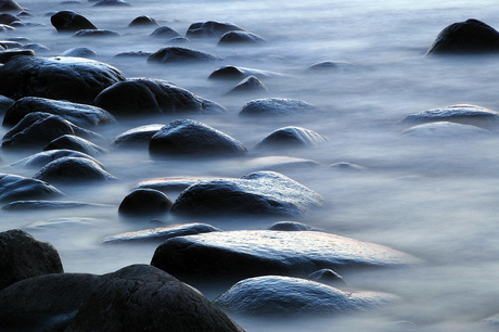 Meer stenen in meer water