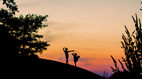 Dansen in de zonsondergang