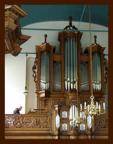 Orgel van kerk Domies Toen.
