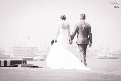 Harbour sight holding hands