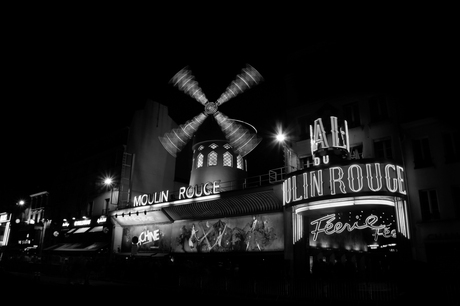 Moulin Rouge BW.jpg