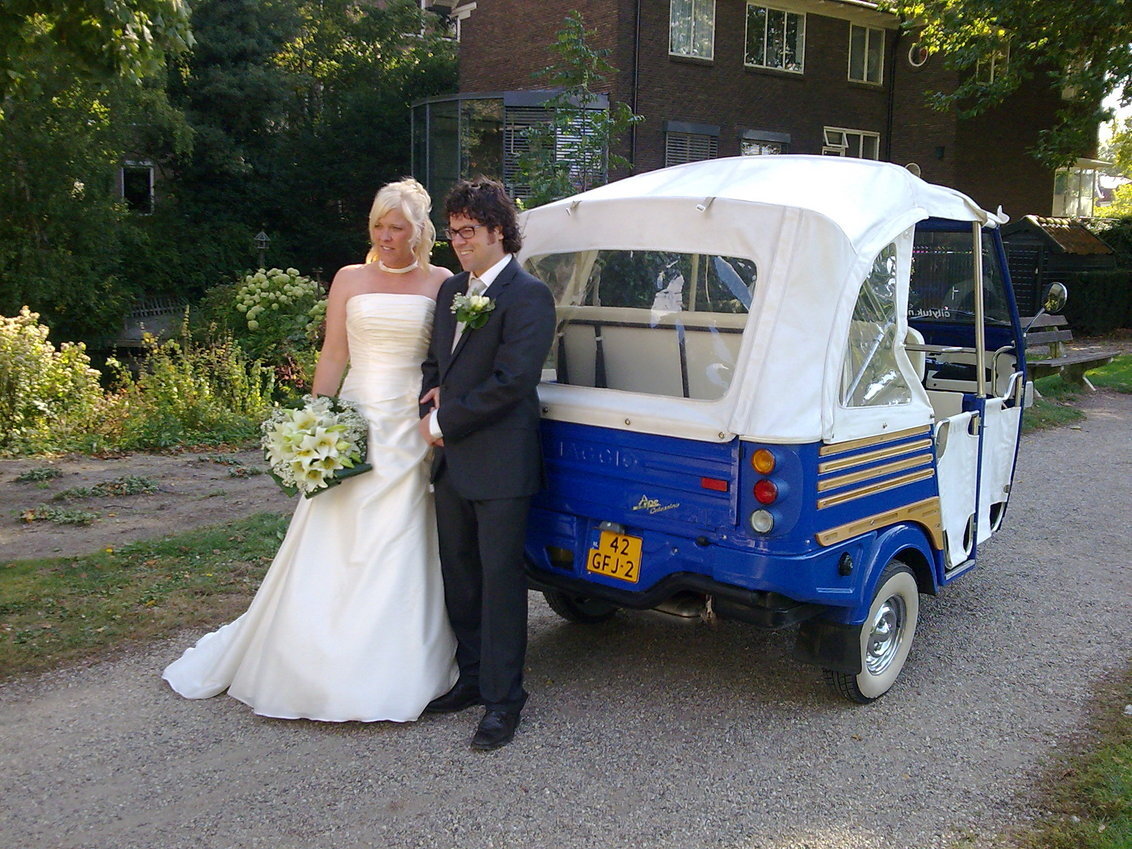 Bruiloft met tuktuk vervoer - Geweldige karretjes die Piaggio's Calessino Cabriolet.
Deze italiaanse tuk tuk's zijn supergeschikt als bruidsvervoer.
Van deze romantische driewie - foto door mytuk op 17-03-2010 - deze foto bevat: trouwen, vervoer, huwelijk, bruiloft, tuk, trouwauto, evenement, trouwvervoer, Tuk tuk, my tuk