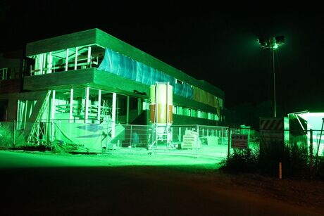 Nieuwbouw by night
