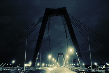 De Willemsbrug straalt