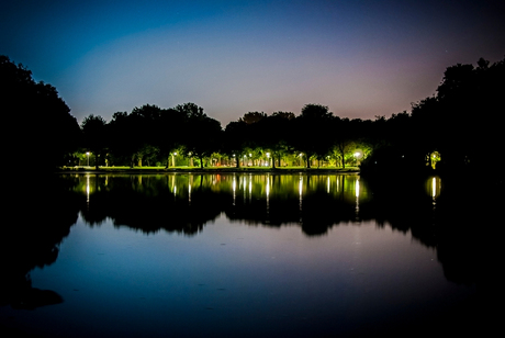 Zuiderpark at night