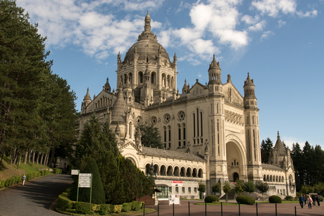 Basiliek van Lisieux