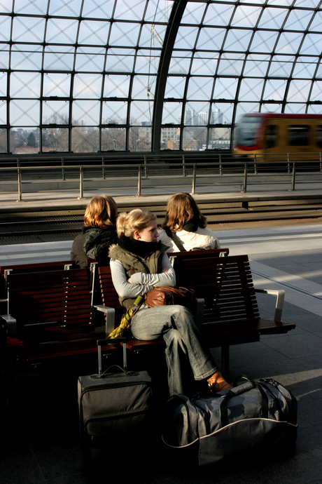 Wachten op de trein in Berlijn