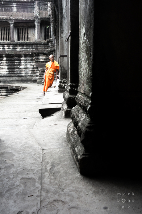 buddhist monk - Angkor wat