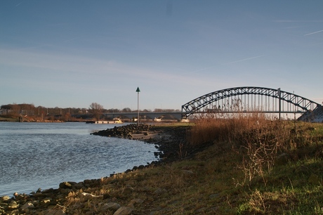 Bij Hattem de IJssel over