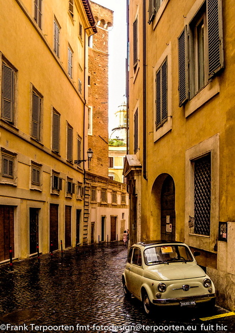 fiat in de straat