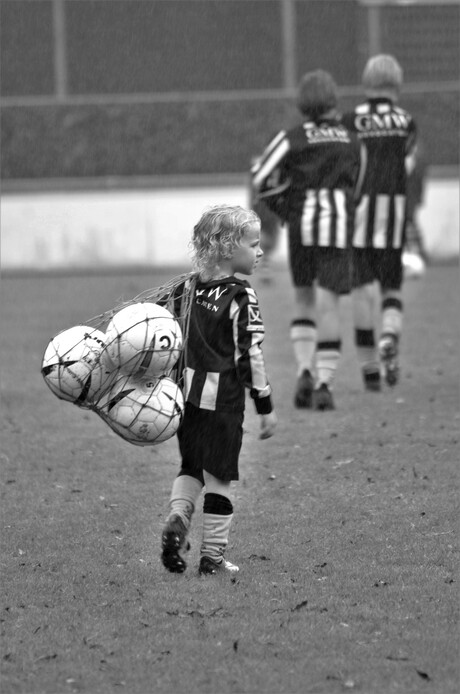 kleine op het grote veld