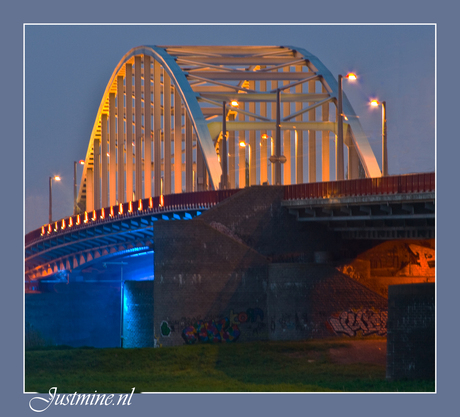 Een brug te ver