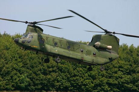 Landing D-662 CH-47D