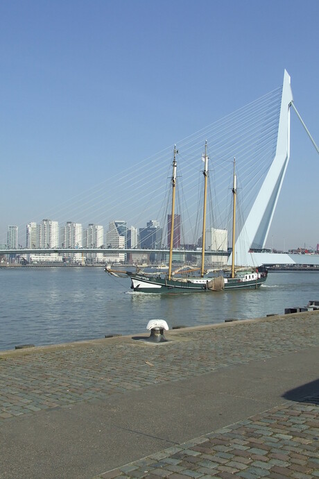 driemaster met DE BRUG