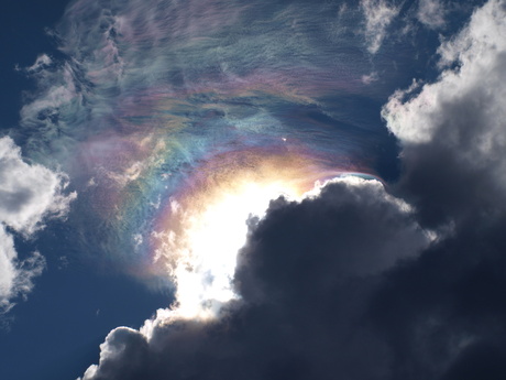 Cloud-iridescent