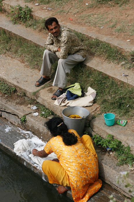 Kleding Wassen in Mysore, India