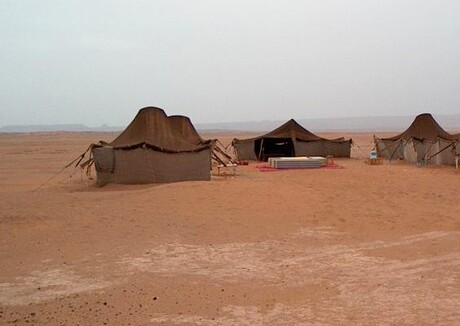 Tenten in de woestijn