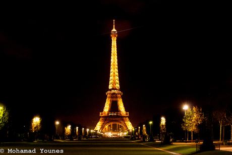 Eiffel tower by night .jpg