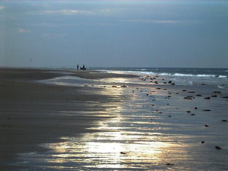 zonsondergang strand skylge