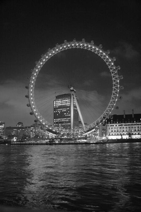 London Eye in z/w