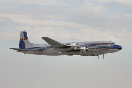 Douglas DC 6B