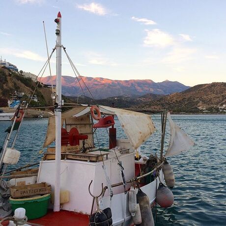 Visserbootje in de haven van Kreta