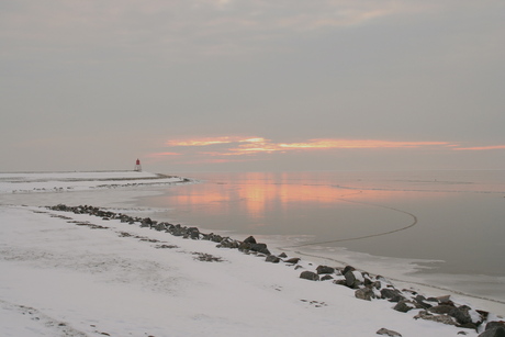 winteravond aan het IJsselmeer