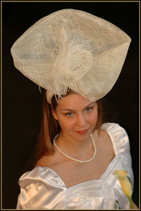 Bruid met hoed