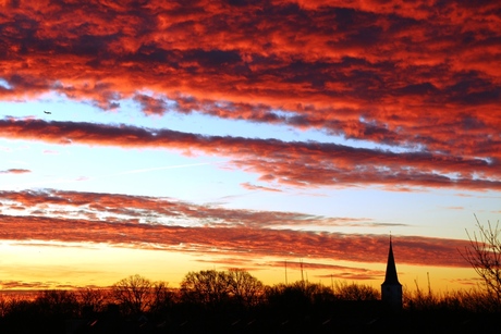 Vlammende zonsopkomst in Heiloo