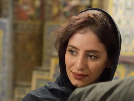 Iraanse vrouw in de (katholieke) Vank Kathedraal, Yadz