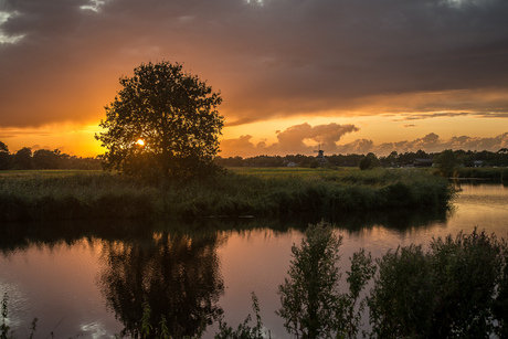 Zonsondergang rond Roderwolde