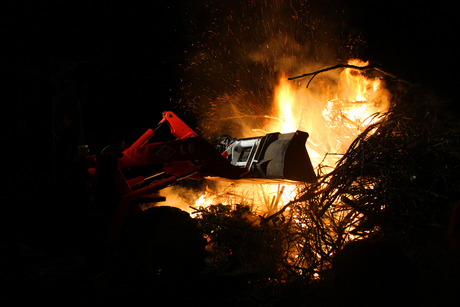 Shovel in paasvuur Geesteren