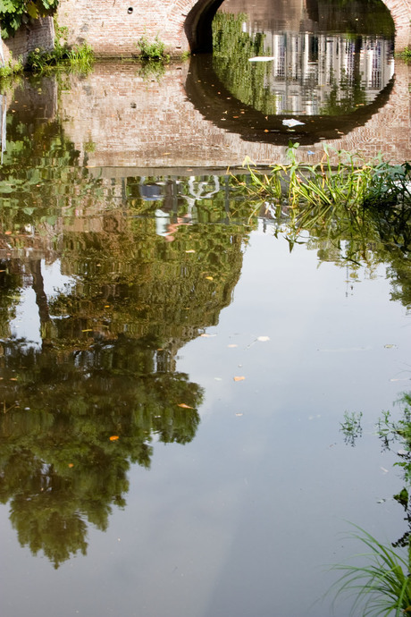 spiegeling in de gracht