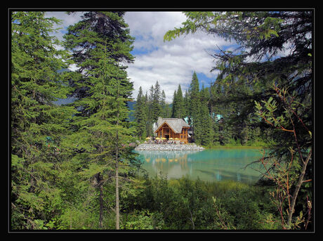 Coffeeshop at Emerald lake