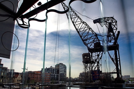 Kraan en gebouwen, Antwerpen