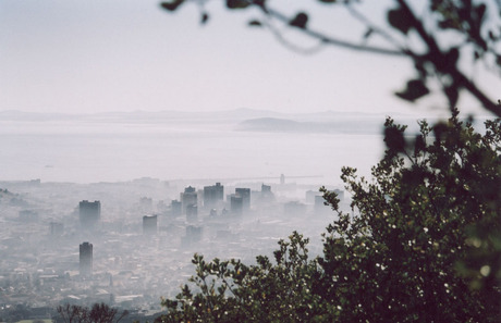 Kaapstadt in de mist