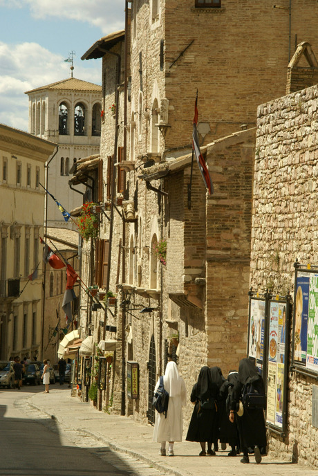 Nonnen in Assisi