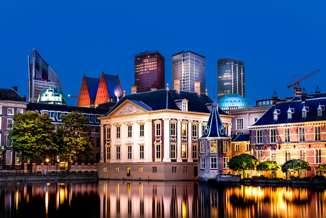 Den Haag in avondlicht