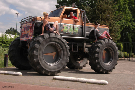 MonsterTruck