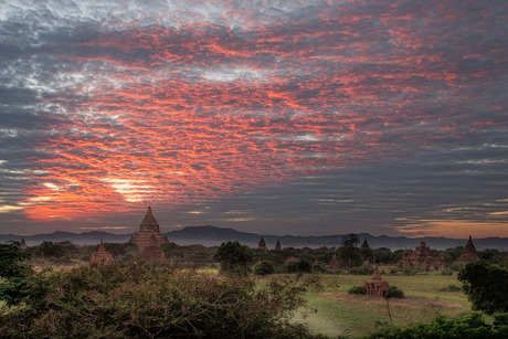 Bagan Red Sky