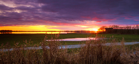 Avondkleuren op Lauwersoog