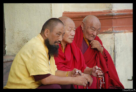 Drie monniken op een rij?