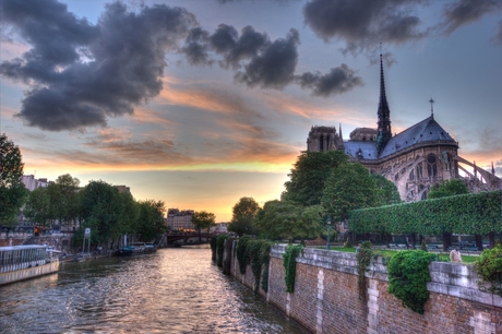 Nightfall at the Seine