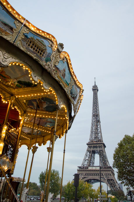 Eiffel carrousel