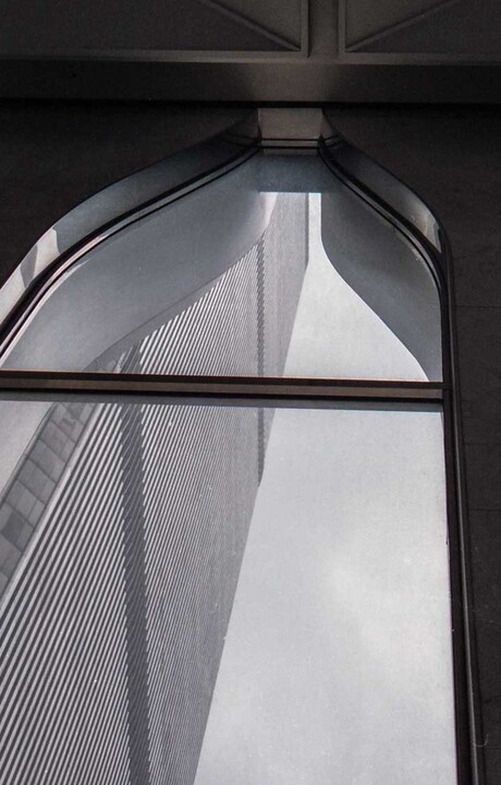 Blik vanuit een Twin Tower op de andere 1989.jpg