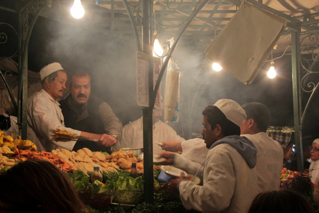 Kokkerellen op het Jemaa el fnaplein, Marrakesh