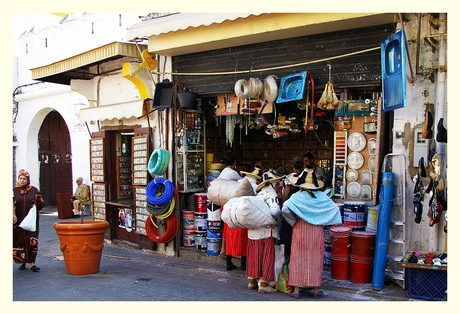 Alles is te koop......straatbeeld Tanger