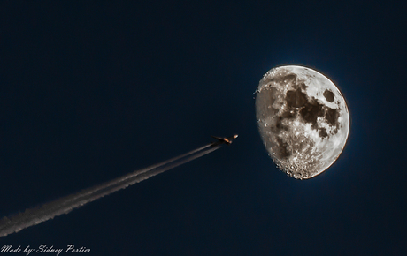 Fly to the moon!